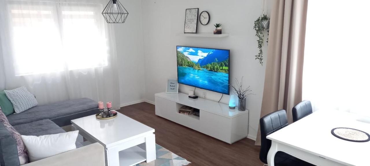 Cozy And Charming Apt. Sarajevo Apartment Bagian luar foto